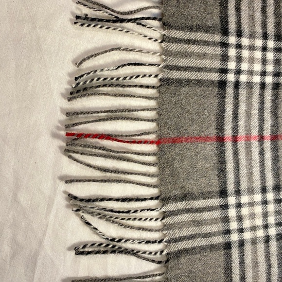 New100% Cashmere Fringed Murano Scarf Wrap Plaid Black / White/ Grey 64" - Picture 3 of 8